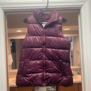 Old Navy Puffer Vest- M